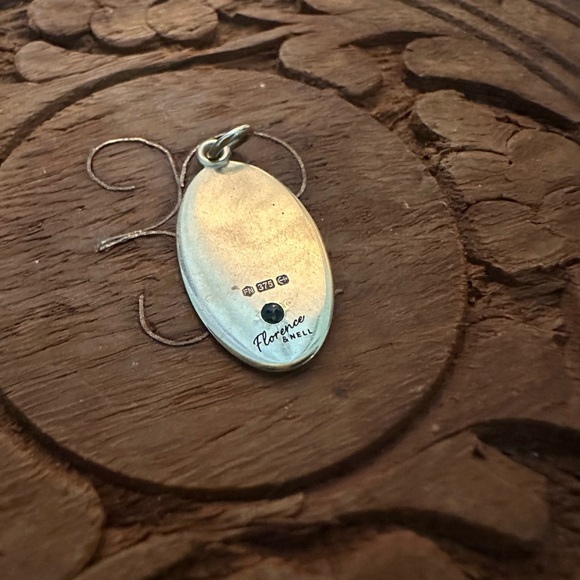 Florence and Nell custom Original Oval Momento Pendant Charm – Hand Engraved - Picture 5 of 9